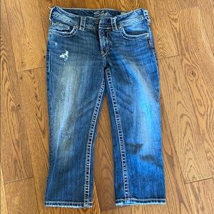 Silver Capri with distress detail